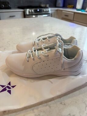 Rebel rise cheer shoes adult 8.5